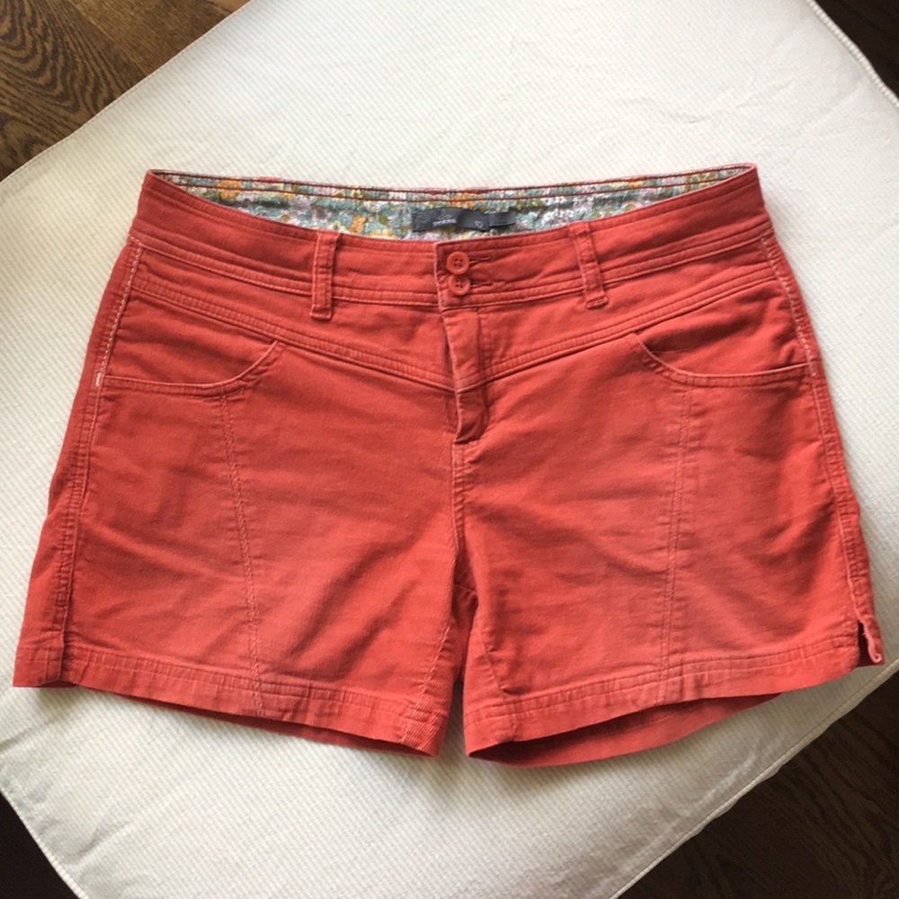 Coral corduroy short